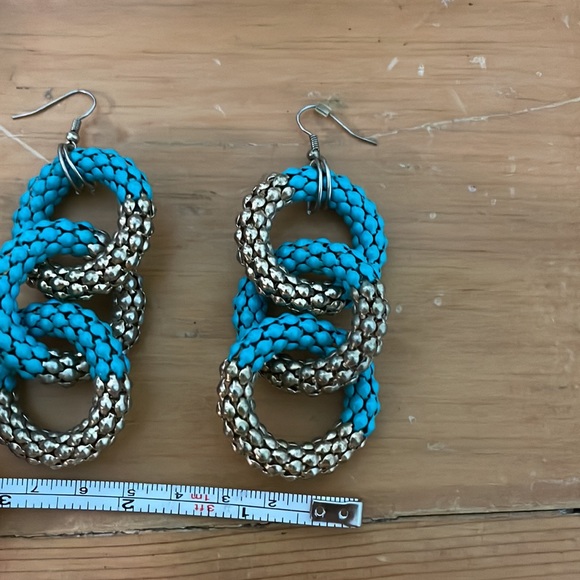 Turquoise and gold tone earrings - Picture 3 of 3